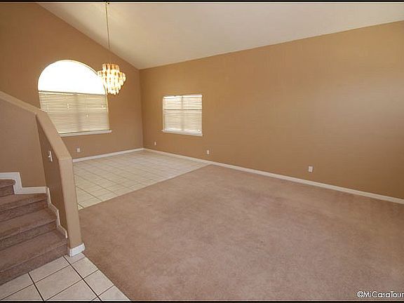 3rd image of 927 Bella Cumbre Dr