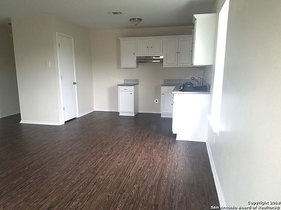5th image of 9208 Emerald Port Dr
