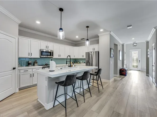 4331 Raffia Palm CIR, NAPLES, FL 34119