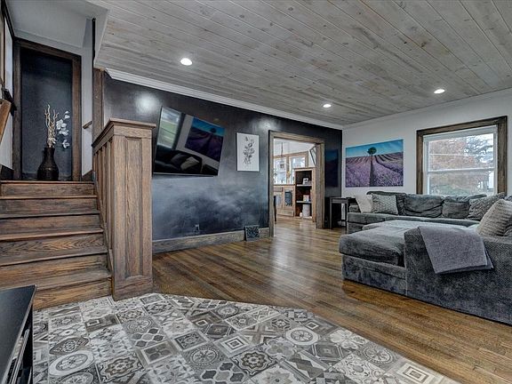 2nd image of 2203 High St