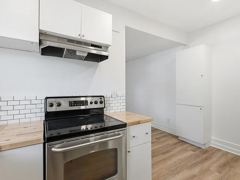 325 N 15th St #2 — Photo 8