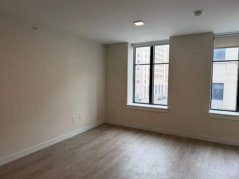 65 W Broad St — Photo 28