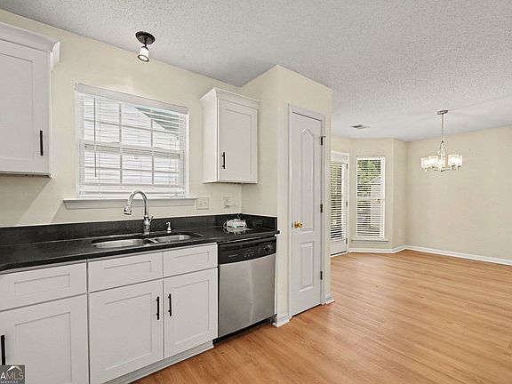 3rd image of 252 Darbys Crossing Ct