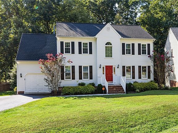 3rd image of 11809 Sanbury Ln
