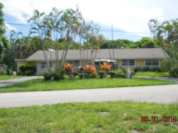 1729 Boardman Ave, Mangonia Park, FL 33407