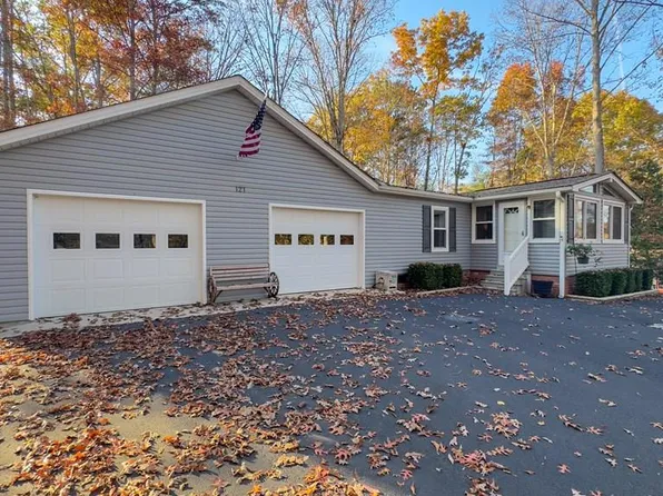 121 Rocky Cir, Blairsville, GA 30512