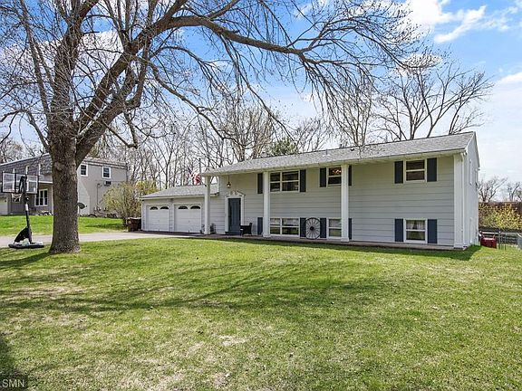 2nd image of 245 Glenmoor Ln