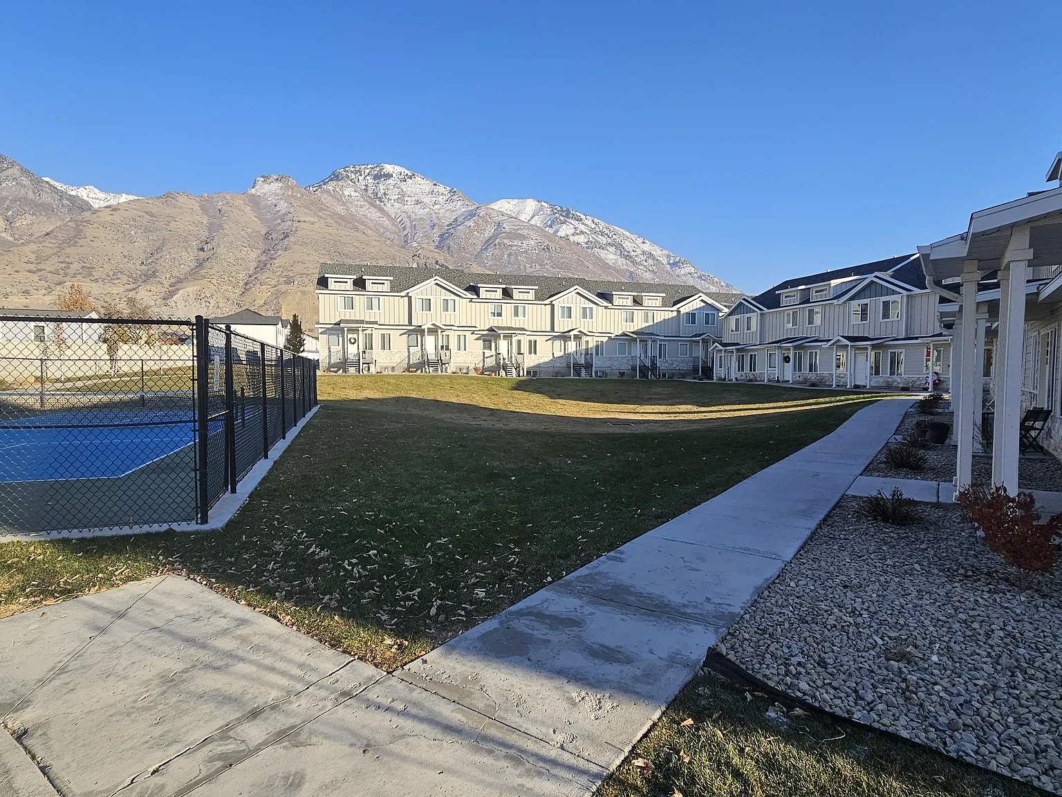 3 bed, 2.5 bath, 1500 sqft, $2,100 — Photo 1