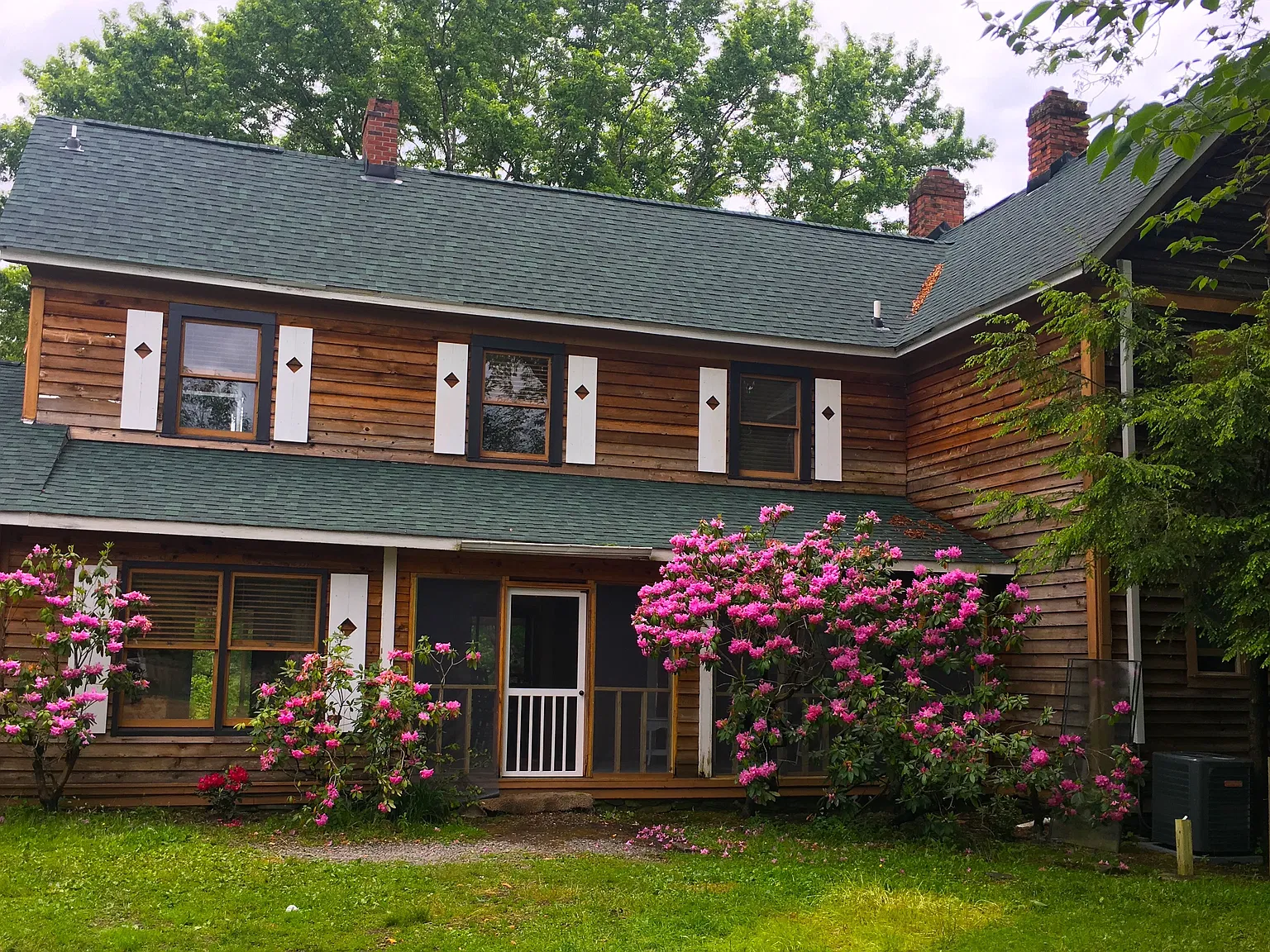6 bed, 3980 sqft, $4,299 — Photo 3