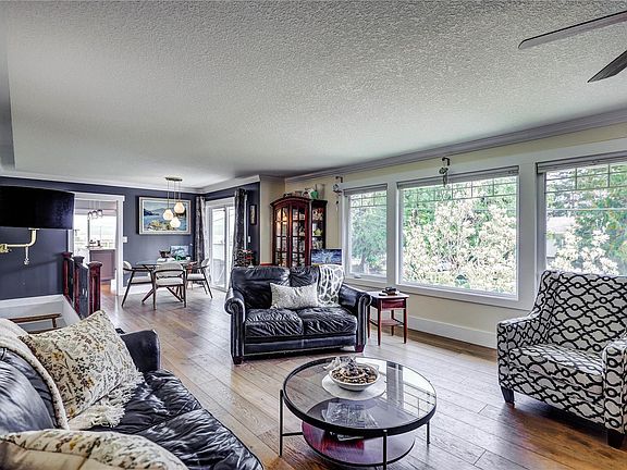 3rd image of 853 Glenhale Cres