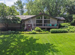 40484 N Sunset Dr, Antioch, IL 60002