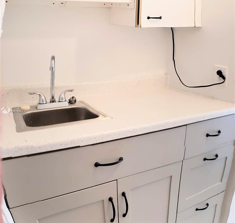 1st image of 1750 SW 21st St #B