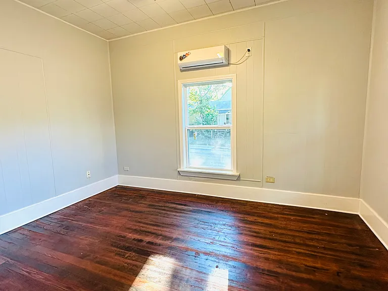 513 E Barger St #A — Photo 3