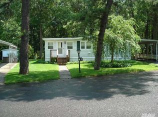 525 Riverleigh Ave UNIT 63, Riverhead, NY 11901