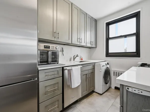 15-43 160th Street #2F, Whitestone, NY 11357
