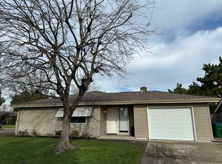 1700 Colombard Cir, Lodi, CA 95240
