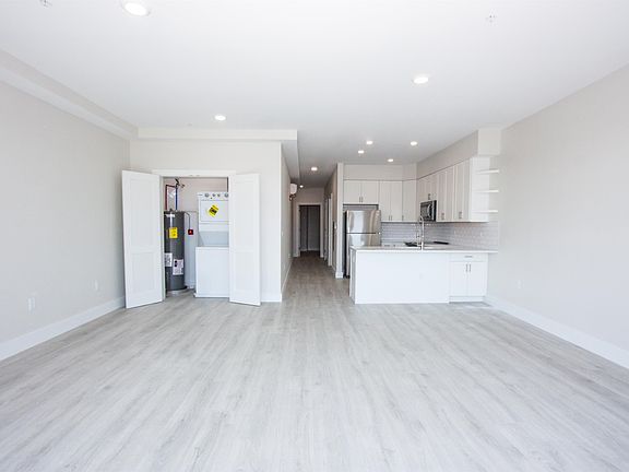 3rd image of 141 Newark Ave #4