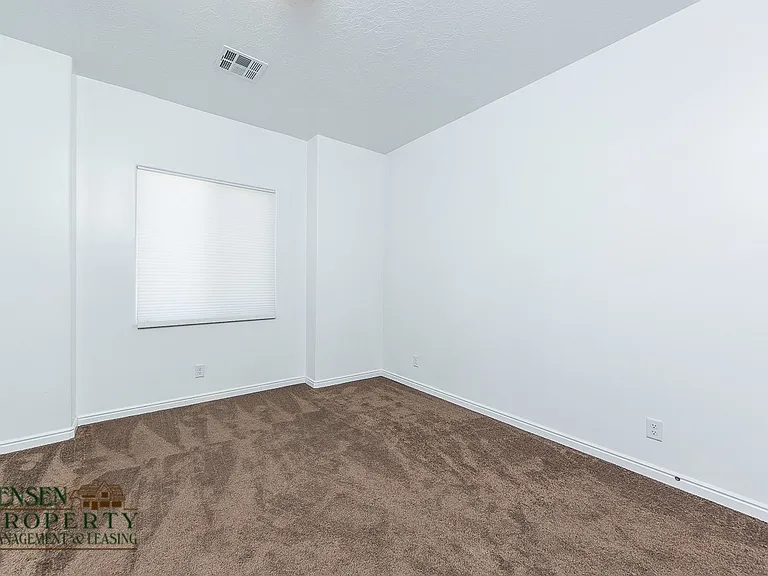 593 N Sage Crest Dr — Photo 5
