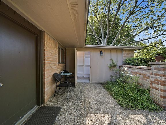 4th image of 1529 Wirt Rd APT 60