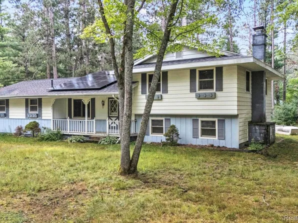4871 Helen Dr, Grayling, MI 49738