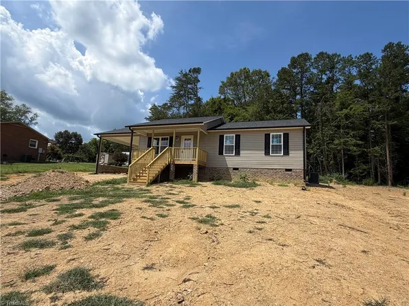 4941 Elmwood St, Trinity, NC 27370