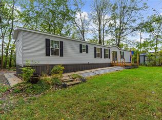 318 Meadowbrook Rd, Hermitage, PA 16148