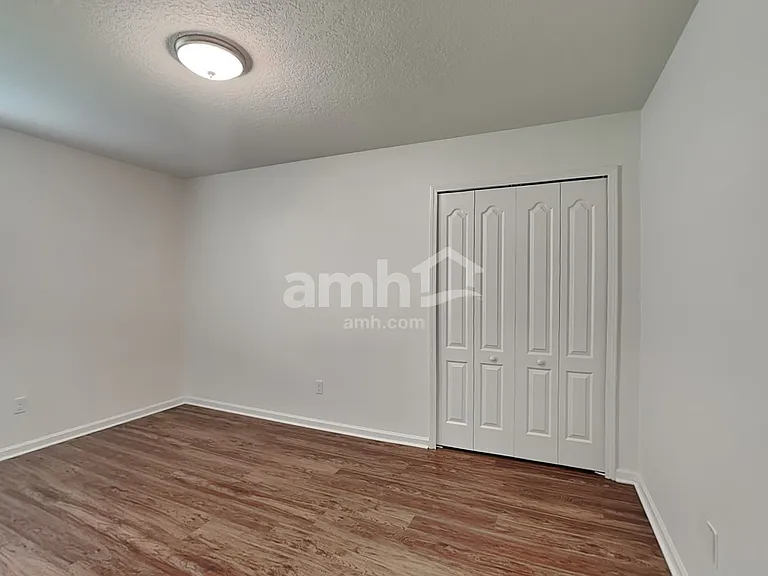 1045 Bains Lake Dr — Photo 12