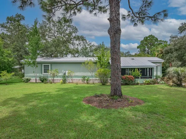 2167 Maryland Ave, Carrabelle, FL 32322