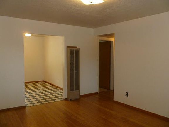 3rd image of 1920 12th St APT 3