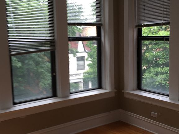 3rd image of 651 E 50th Place # Fl 3
