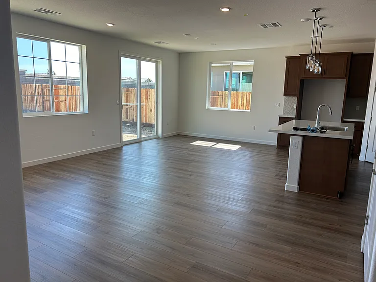 1784 Felbrigg Dr — Photo 3