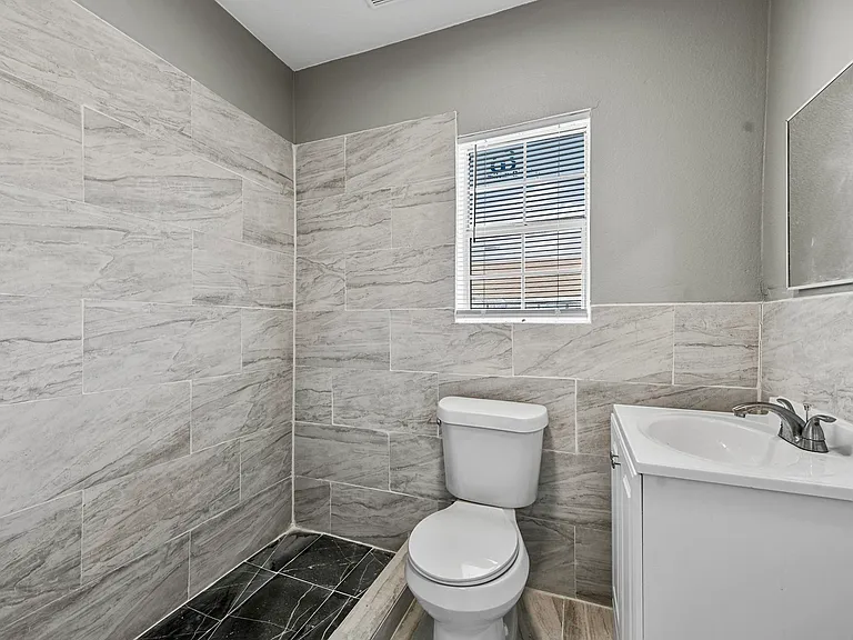 1601 E Hattie St #1 — Photo 8