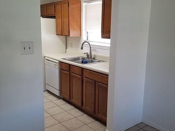4th image of 6110 Fernwood Dr
