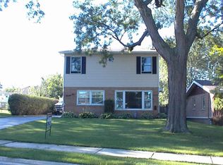 22 Norton Ave, Lemont, IL 60439