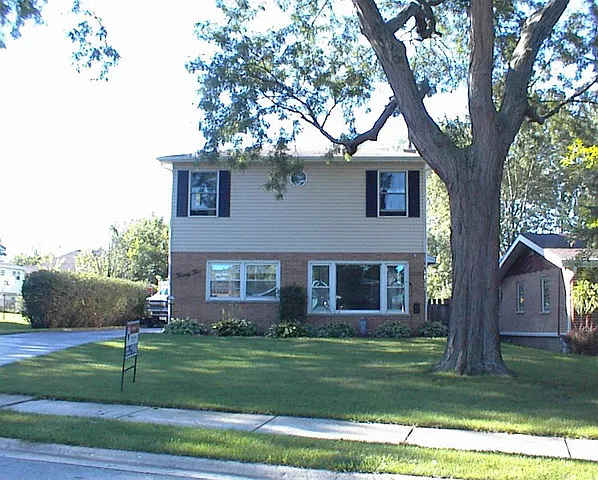 22 Norton Ave photo 1