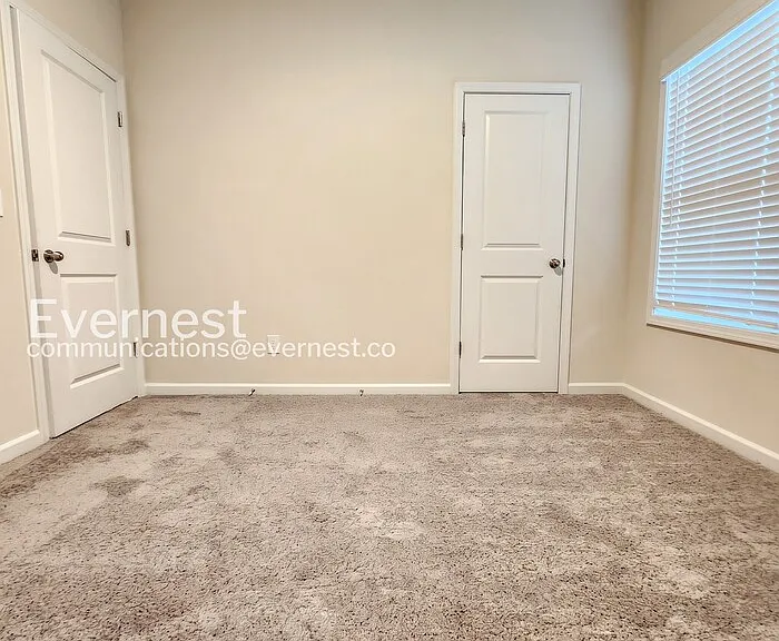 212 Venture Dr — Photo 11