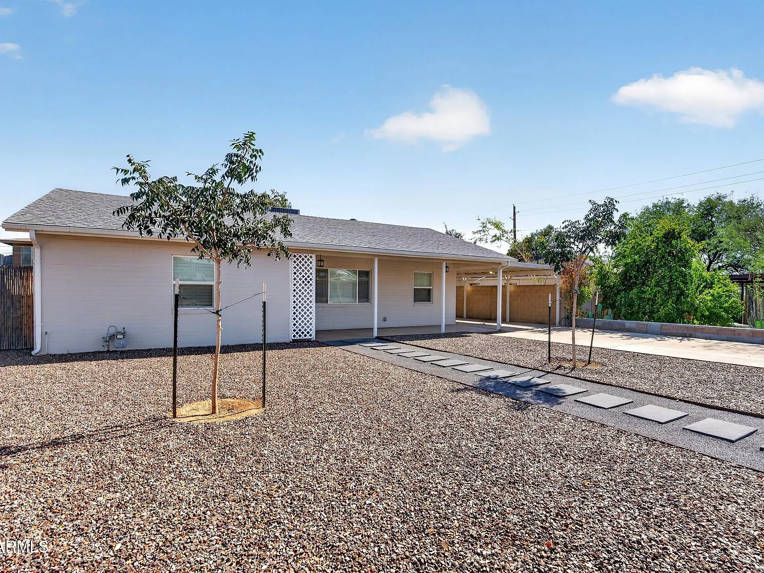 3 bed, 2.0 bath, 1561 sqft, $3,000 — Photo 3