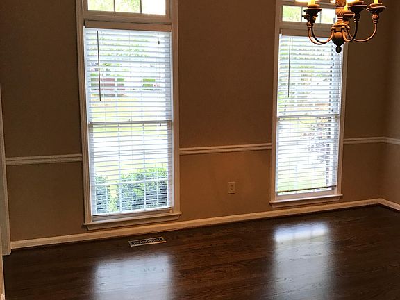 5th image of 2150 Sandown Ct