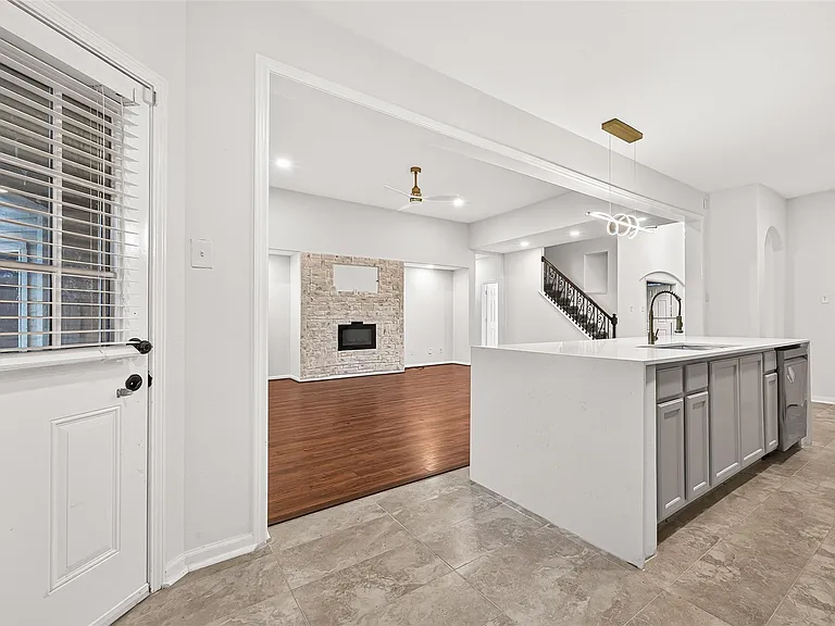 22303 Naple Hollow Ln — Photo 14
