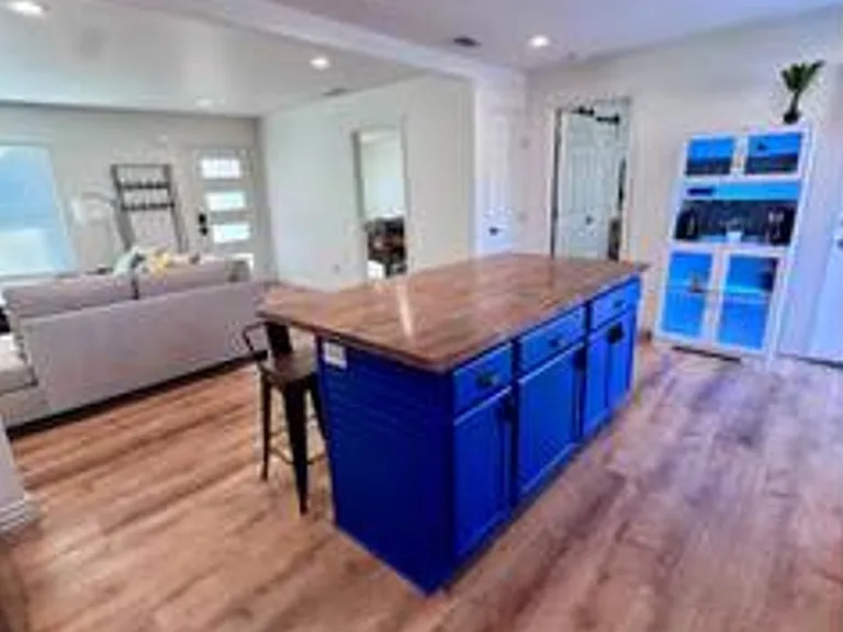 200 Parkview Dr — Photo 7