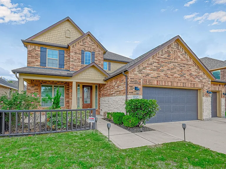 9526 Bonbrook Bend Ln — Photo 1