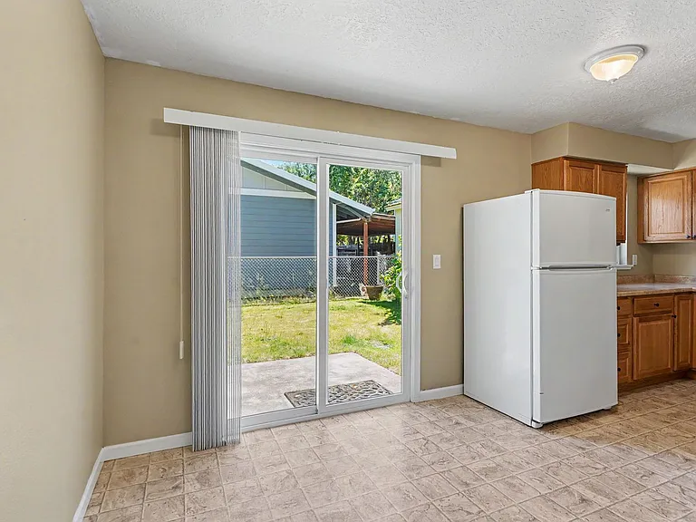 3080 Park Ave NE — Photo 11