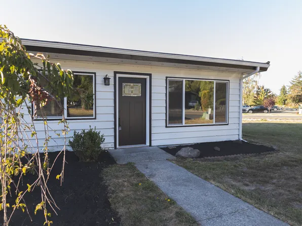 814 5th St #2, Steilacoom, WA 98388
