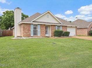 2120 Meagan Dr, Byram, MS 39272