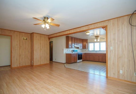 4th image of 1210 E Bronson St