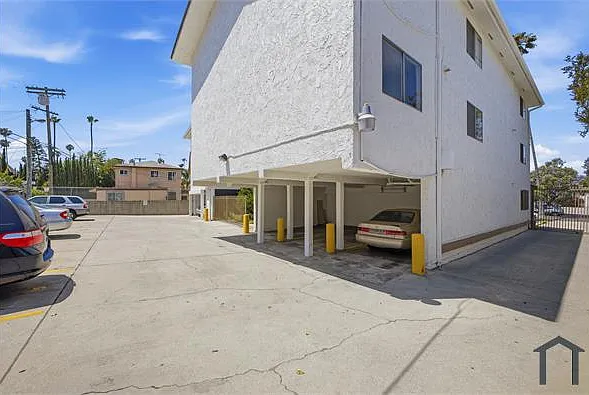1922 S Hobart Blvd #9 — Photo 24