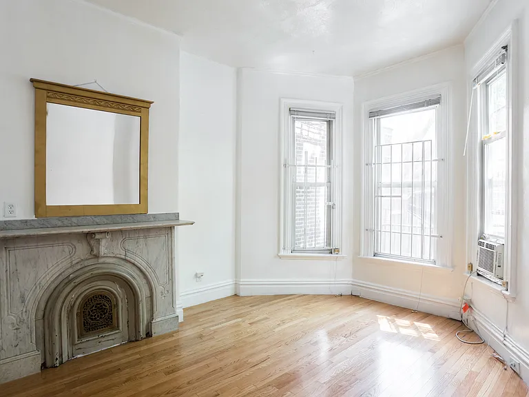 109-111 Dartmouth St #23 — Photo 2
