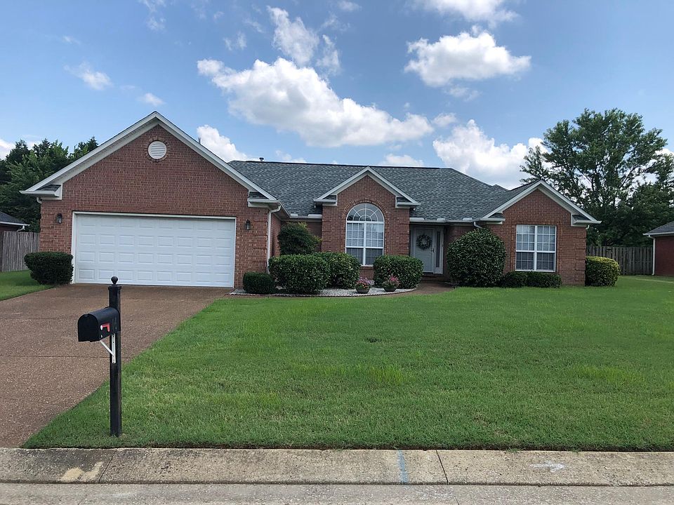 1st image of 16 Brushfield Ln