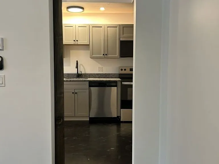 24 Beacon St — Photo 9