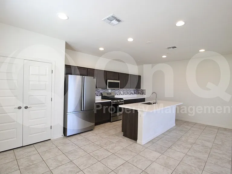 14238 W Bronco Trl — Photo 4